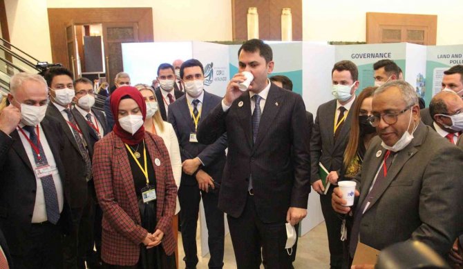Bakan Kurum, Çevreci Bisikletle Üretilen Milkshakenin Tadına Baktı