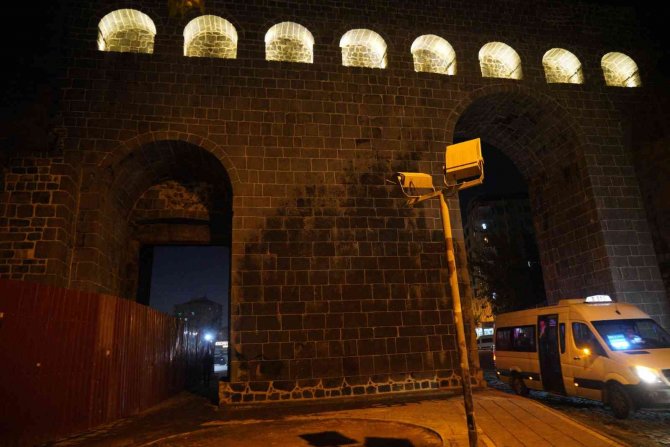Diyarbakır’da Tarihi Urfakapı Araç Trafiğine Açıldı