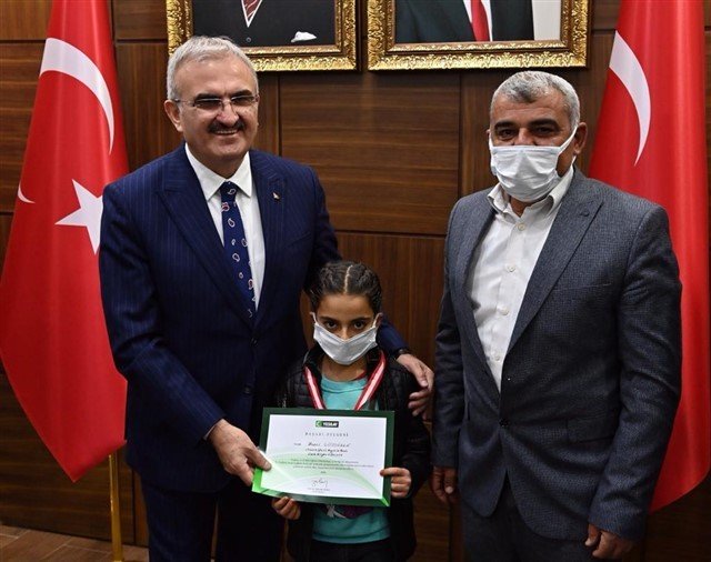 ‘11. Sağlıklı Nesil Sağlıklı Gelecek’ Yarışmasında Dereceye Giren Öğrencilere Ödül