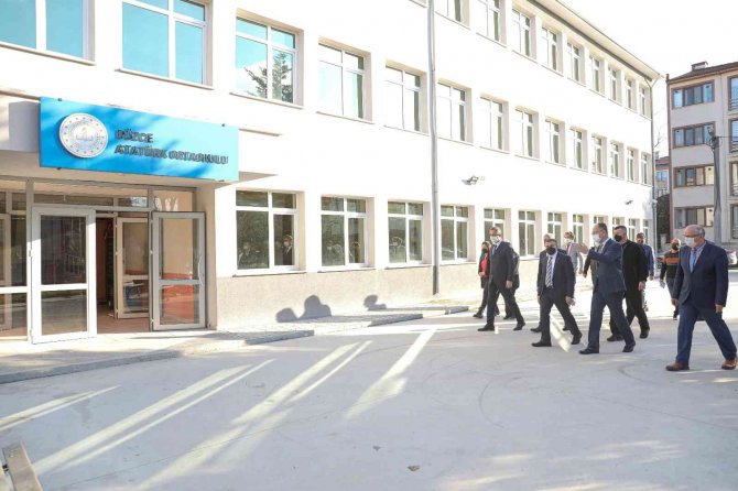 Vali Atay, Okullarda İncelemelerde Bulundu