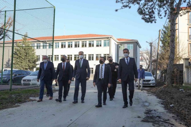 Vali Atay, Okullarda İncelemelerde Bulundu