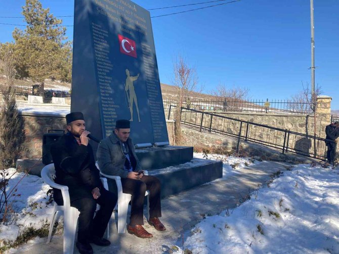 Dumlu Şehitleri Dualarla Anıldı