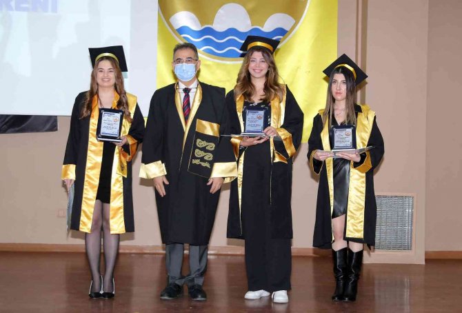 Dereceye Giren Öğrencilerini Törenle Uğurladı