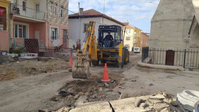 Karaman’da Parke Ve Yol Yapım Çalışmaları