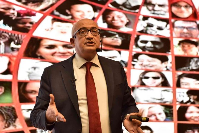 Rektör Ataç, ’Biz Bir Takımız’ Projesi Öğretmenlerine Deneyimlerini Aktardı