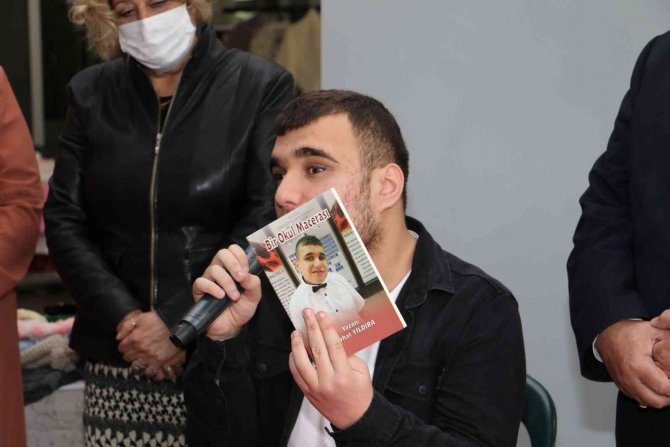 Manisa Büyükşehir’den Engelli Genç Yazara Destek