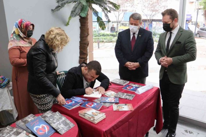 Manisa Büyükşehir’den Engelli Genç Yazara Destek