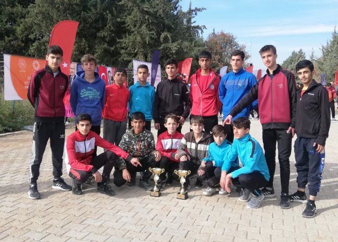 Hakkarili Sporcular Yarı Finalde