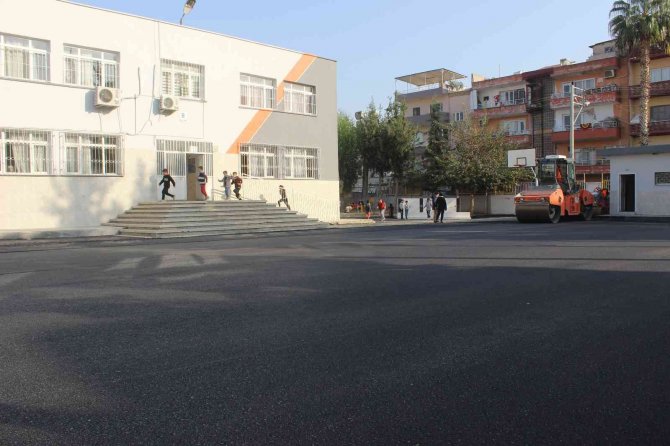 Okul Bahçeleri Yenileniyor