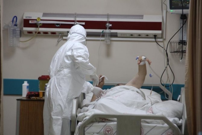 Ceviz: "Yeni Dönemde Aşısızlar Yoğun Risk Altında Olacak"