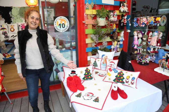 Mezitli Sanat Çarşısı Yeni Yıl İçin Hediyeler Üretiyor