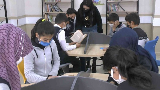 Muş’ta 140 Okula Kütüphane Kuruldu