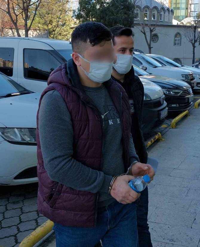 Uyuşturucu Satarken Yakalandı