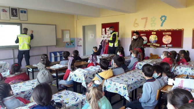 Jandarmadan Öğrencilere Trafik Eğitimi