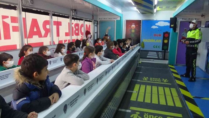 ‘Mobil Trafik Eğitim Tırı’ Diyarbakır’da