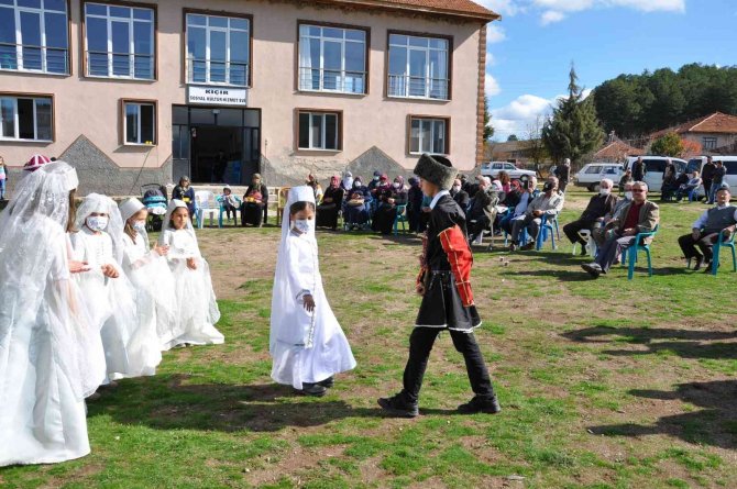 Alman Basınına Çerkez Köyünden Sert Tepki