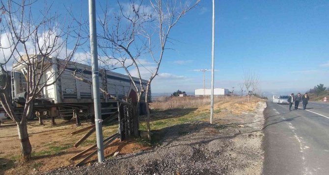 Bu Tabelalar Aylardır Dikilmedi