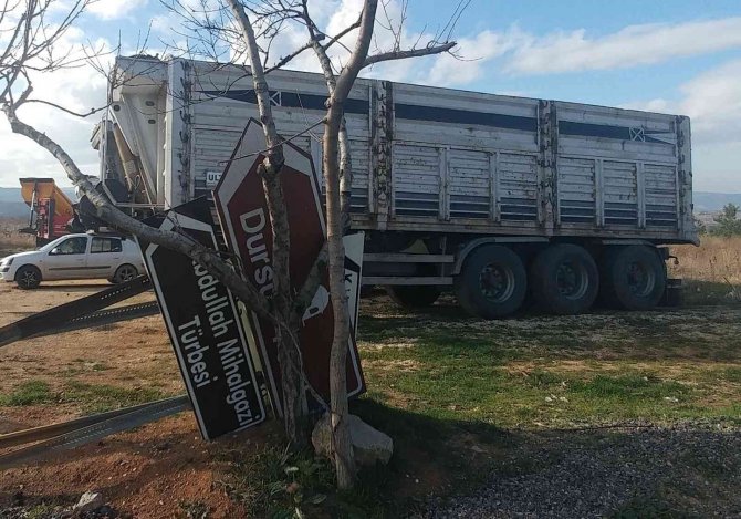 Bu Tabelalar Aylardır Dikilmedi
