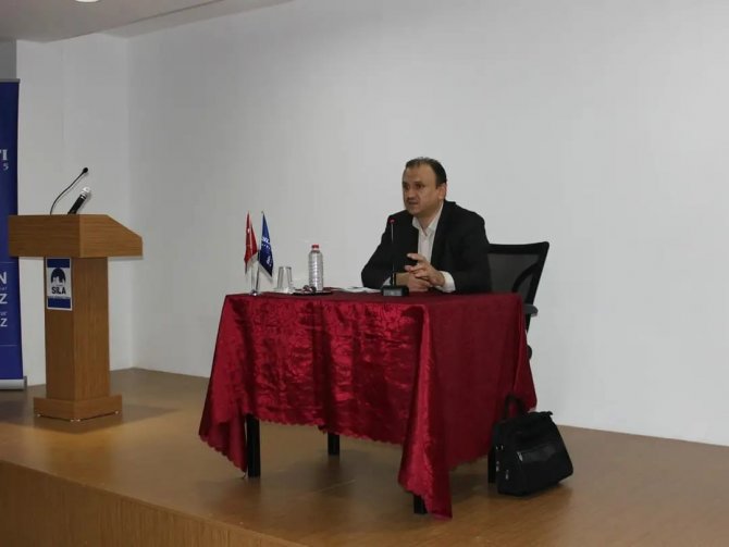 Doç. Dr. Şeker: “Tarih Şuuru Herkese Lazım”