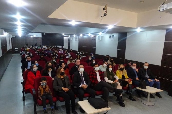 Zbeü’de Farklı Bakış Açılarıyla Toplumda Kadına Yönelik Ayrımcılık Paneli