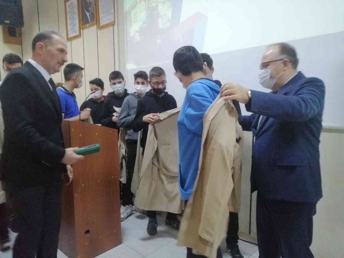 Vali Tutulmaz; "Sizler Ara Eleman Değil Aranan Elemansınız"