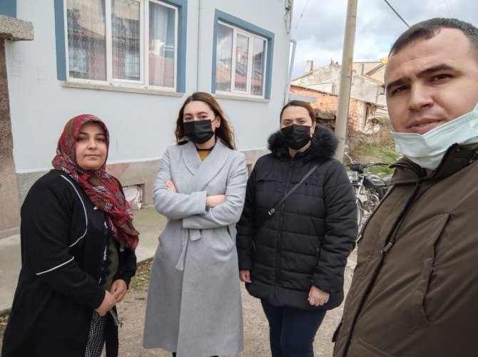 Öğretmenler, Öğrenci Ve Velileri Evlerinde Ziyaret Ediyor