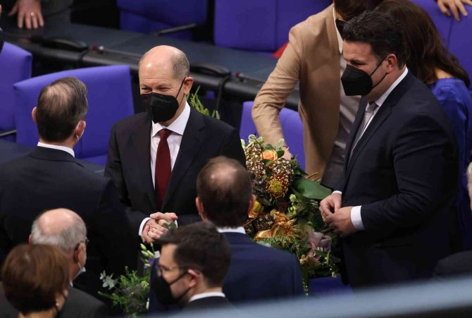 Almanya Federal Meclisi’nde Yapılan Oylamada Sosyal Demokrat Parti Milletvekili Ve Maliye Bakanı Olaf Scholz, Başbakan Seçildi.