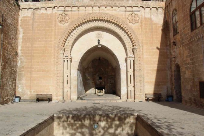 Sultan Alparslan’ın 6’ıncı Kuşak Torununun Kabrinin Mardin’de Olduğu İddiası