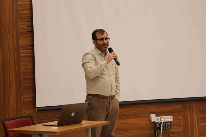 “Akademide Küyerelleşme Ve Değişen Beklentiler”