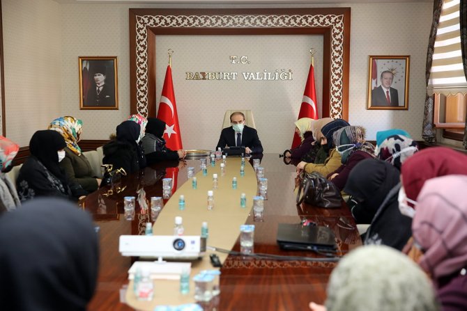 Bayburtlu Bacılar Kooperatifi Üyeleri Vali Epcim’le Bilgi Alışverişinde Bulundu