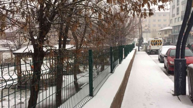 Karlıova’da Kar Yağışı