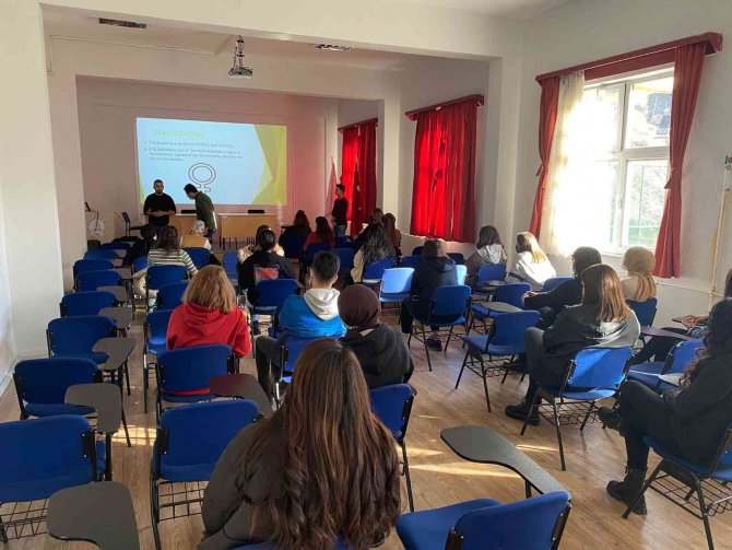 Beü’de Meme Ve Testis Kanseri Farkındalığı Konferansı Düzenlendi