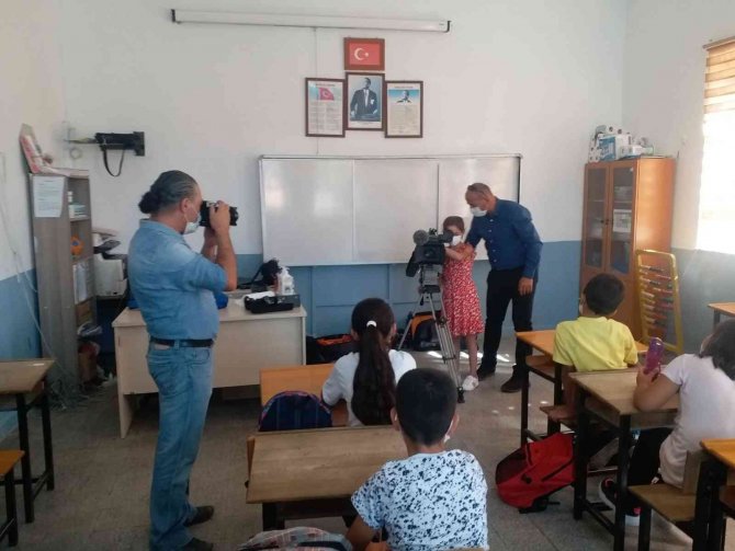 Çeşme’de İlkokul Öğrencileri Kamerayla Tanışıp Klip Çekti