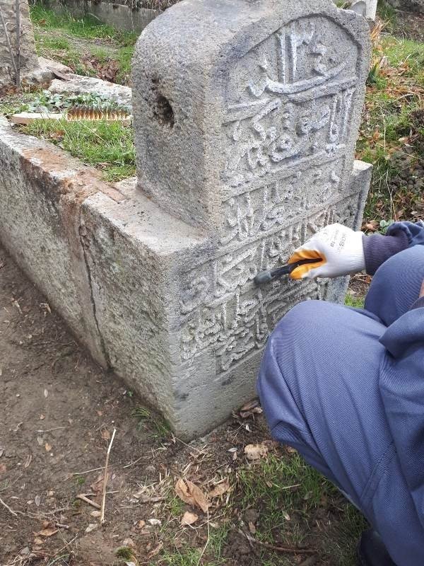 Osmanlı Dönemine Ait Mezar Taşları Restore Ediliyor
