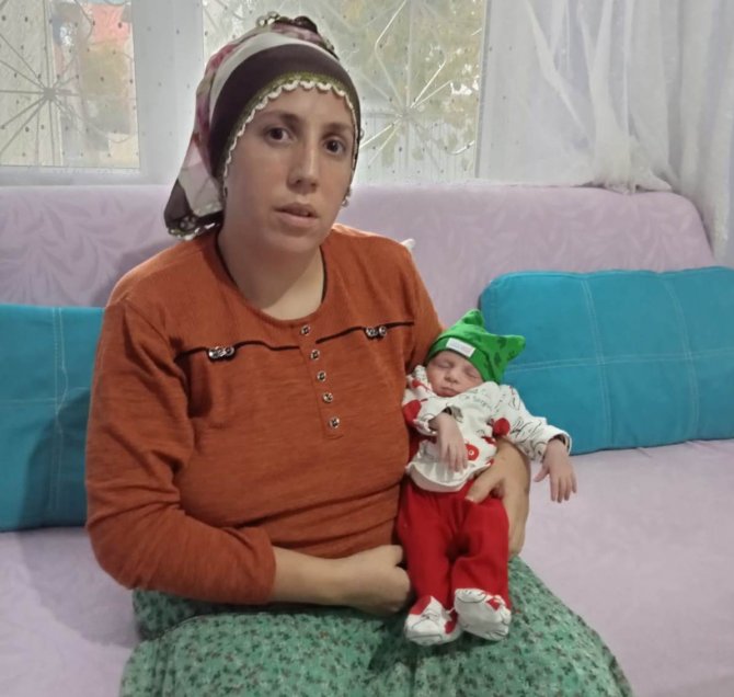 Annesi Covid Olan Hamza Bebek 4 Günlükken Literatüre Girdi