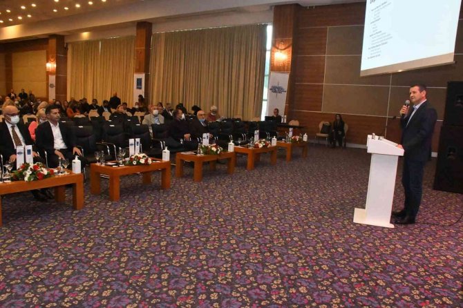 İ̇zmir’de Yaşadığı Depremi, Kuşadası’ndaki Deprem Kurultayında Anlattı