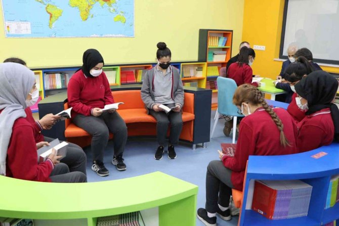 Kayapınar Belediyesinin Destekleriyle Z Kütüphanesi Açıldı