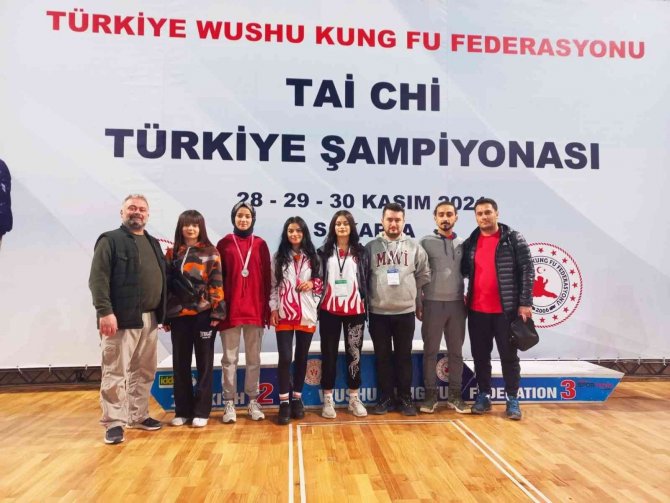 Diyarbakırlı Kız Kardeşler Wushu Kung-fu Şampiyonasında Derece Elde Etti