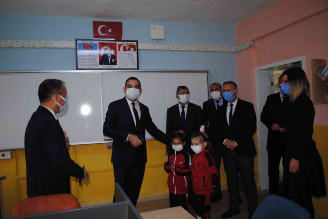 Eğirdir’de Okullara Kütüphane Kuruluyor