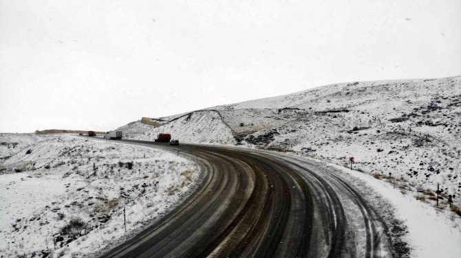Erzincan’ın Yüksek Kesimlerinde Kar Ve Tipi