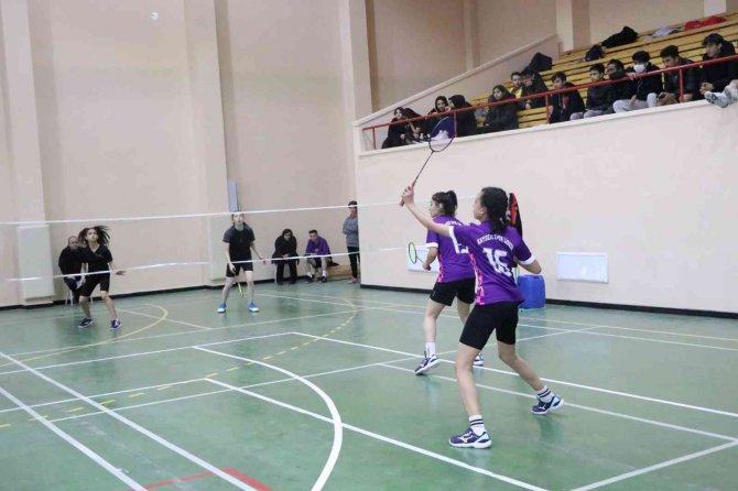 Genç Raketler Kupasını Kabakcı’dan Aldı