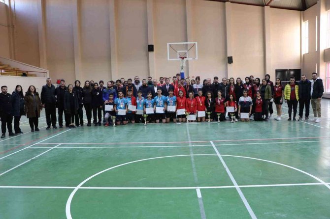 Genç Raketler Kupasını Kabakcı’dan Aldı