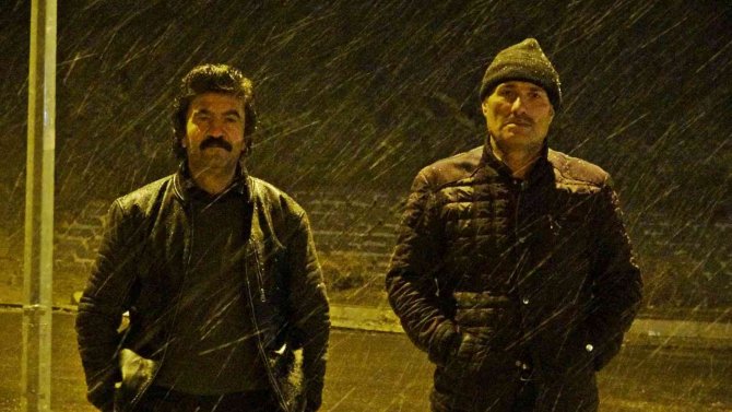 Yüksekova’da Lapa Lapa Kar Yağışı