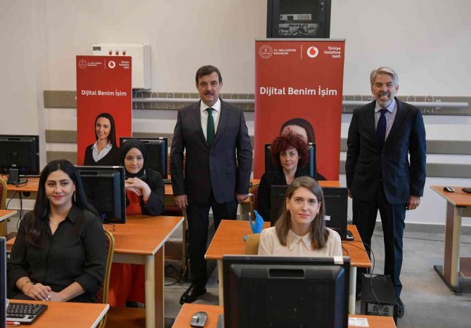 “Dijital Benim İ̇şim” Projesi 1 Yılda 5 Milyon Tl’lik Sosyal Değer Oluşturdu