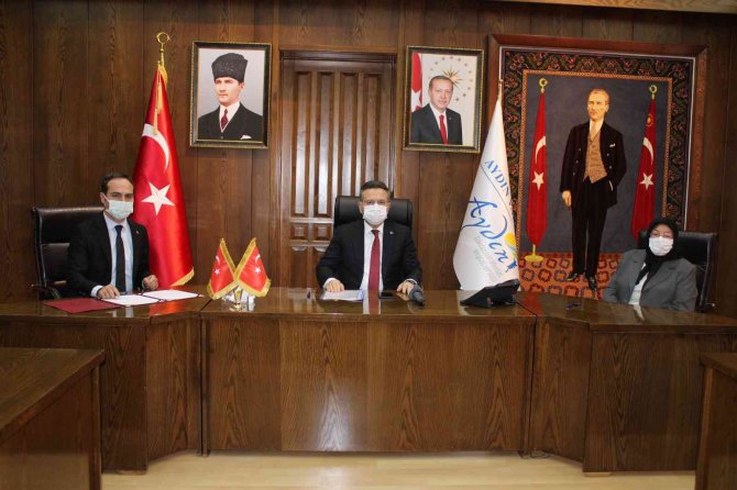 Eşinin Vasiyetini Yerine Getirdi; 3,5 Milyon Lira Bağışta Bulundu