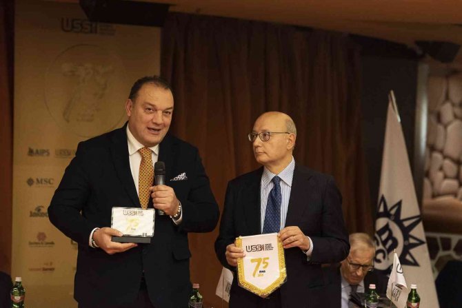 İ̇talya’da Keşaplı’ya Spor Dalında “En Başarılı Yabancı Muhabir” Ödülü Verildi