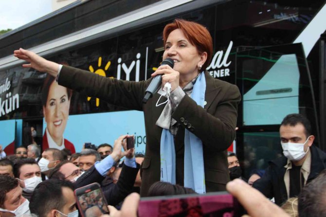 İ̇yi̇ Parti Genel Başkanı Akşener Manisa’da Esnaf Ziyareti Yaptı