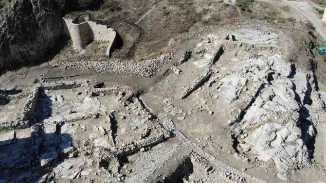 Amasya Kalesi’nde Memlük Dönemi Altın Sikkeleri Bulundu