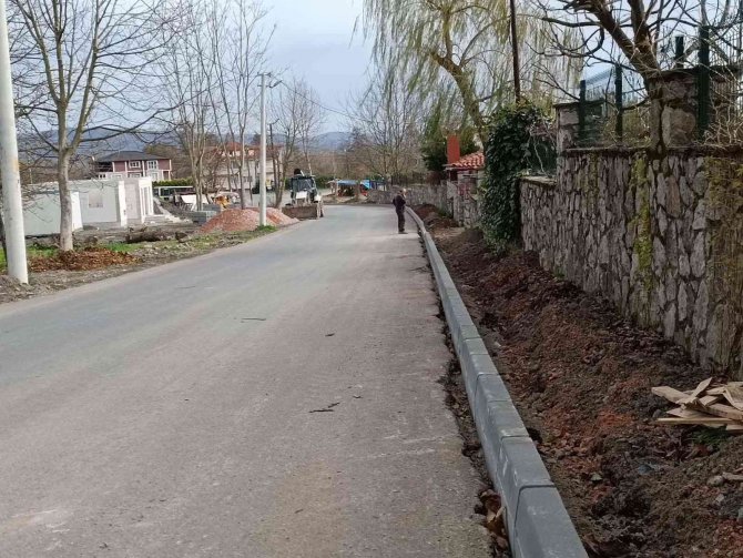 Maşukiye’de Meydana Gelen Heyelana Müdahale Edildi