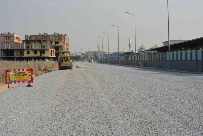 Tarsus’ta İşletmelerin Yer Aldığı Bölgenin Yolları Yenilendi